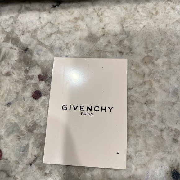GIVENCHY Medium Antigona Black - Picture 10 of 11